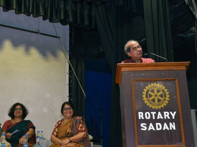বক্তব্য রাখছেন সোমেশ্বর ভৌমিক ।  বইকথা প্রথম সংখ্যা মোড়ক উন্মোচন অনুষ্ঠান। ২২ এপ্রিল ২০২২